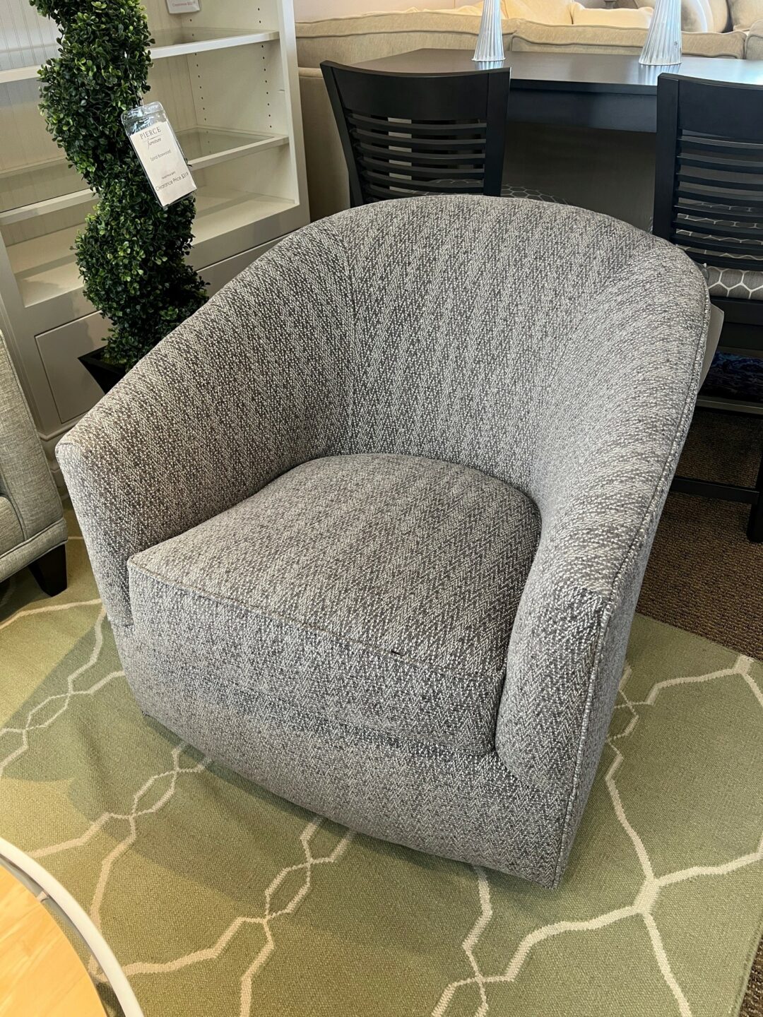 Krew Swivel Chair | Pierce Furniture